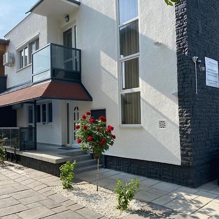 Eros Apartman Hajdúszoboszló Zewnętrze zdjęcie