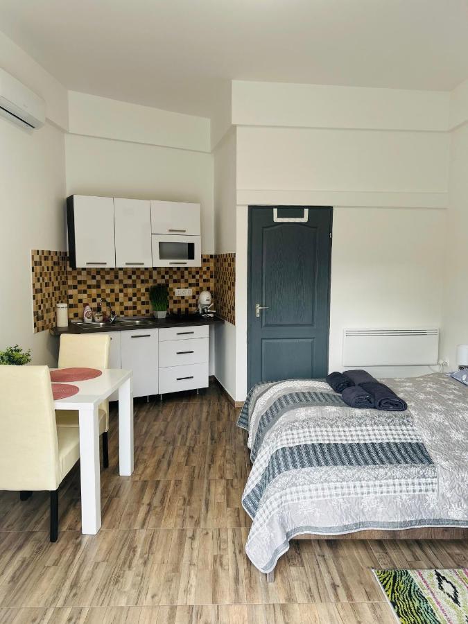 Eros Apartman Hajdúszoboszló Zewnętrze zdjęcie