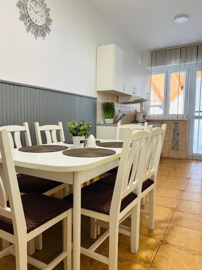 Eros Apartman Hajdúszoboszló Zewnętrze zdjęcie