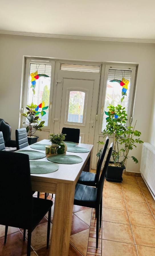 Eros Apartman Hajdúszoboszló Zewnętrze zdjęcie